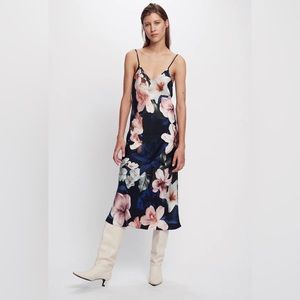 Silk Laundry 90s Slip Dress Lillies